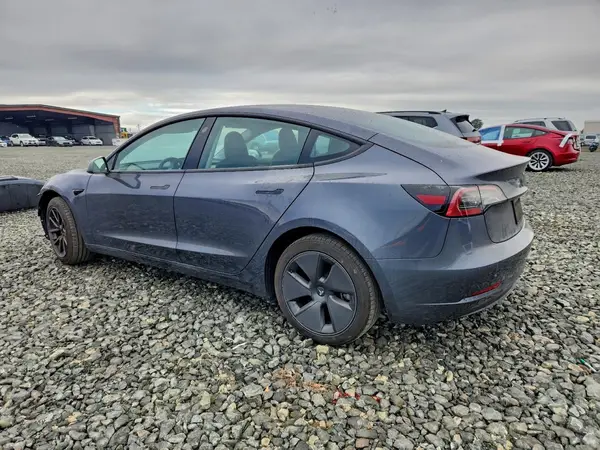 5YJ3E1EA1PF644205 2023 TESLA MODEL 3 - Image 2