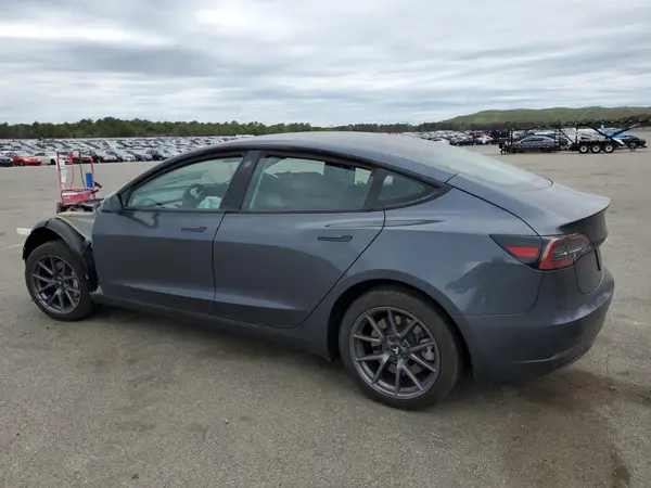 5YJ3E1EA1PF645130 2023 TESLA MODEL 3 - Image 2