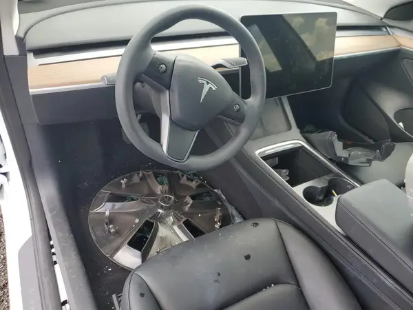 5YJ3E1EA1PF646746 2023 TESLA MODEL 3 - Image 8