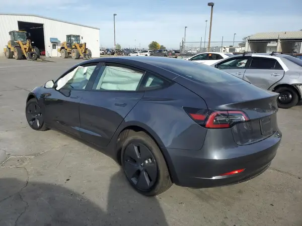 5YJ3E1EA1PF655527 2023 TESLA MODEL 3 - Image 2