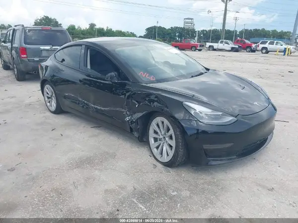 5YJ3E1EA1PF657066 2023 TESLA MODEL 3 - Image 1