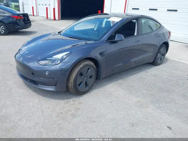 5YJ3E1EA1PF657861 2023 TESLA MODEL 3 - Image 2