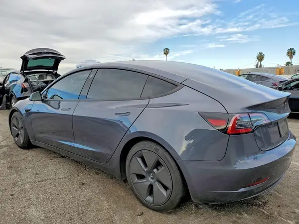 5YJ3E1EA1PF660839 2023 TESLA MODEL 3 - Image 2