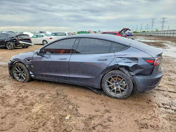 5YJ3E1EA1PF667581 2023 TESLA MODEL 3 - Image 2
