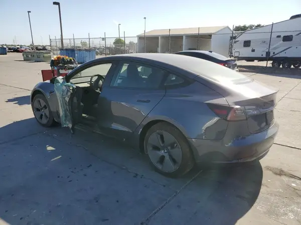 5YJ3E1EA1PF668195 2023 TESLA MODEL 3 - Image 2