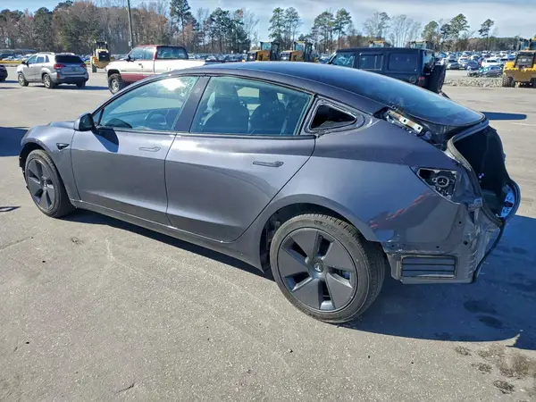 5YJ3E1EA1PF670383 2023 TESLA MODEL 3 - Image 2