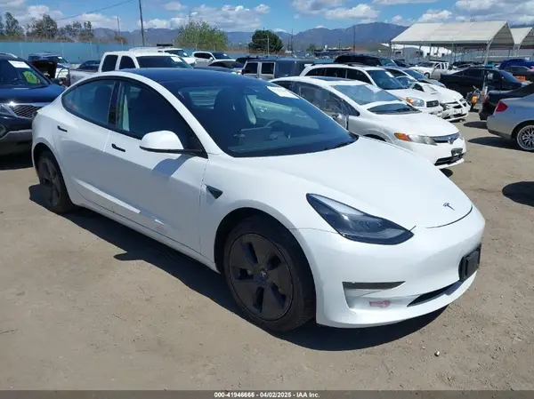 5YJ3E1EA1PF670853 2023 TESLA MODEL 3 - Image 1
