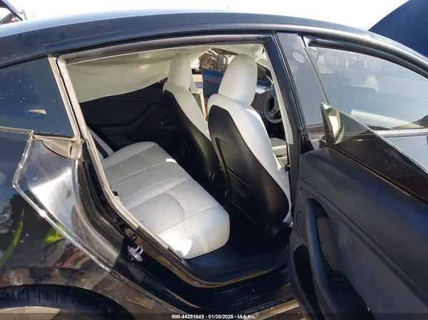 5YJ3E1EA1PF672392 2023 TESLA MODEL 3 - Image 8