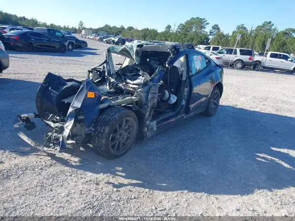 5YJ3E1EA1PF673946 2023 TESLA MODEL 3 - Image 2
