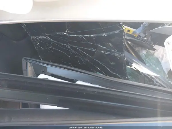 5YJ3E1EA1PF673946 2023 TESLA MODEL 3 - Image 8