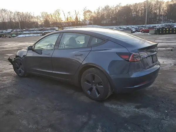 5YJ3E1EA1PF673963 2023 TESLA MODEL 3 - Image 2