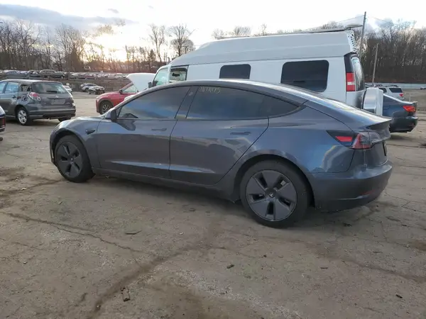5YJ3E1EA1PF675843 2023 TESLA MODEL 3 - Image 2