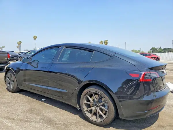 5YJ3E1EA1PF679519 2023 TESLA MODEL 3 - Image 2