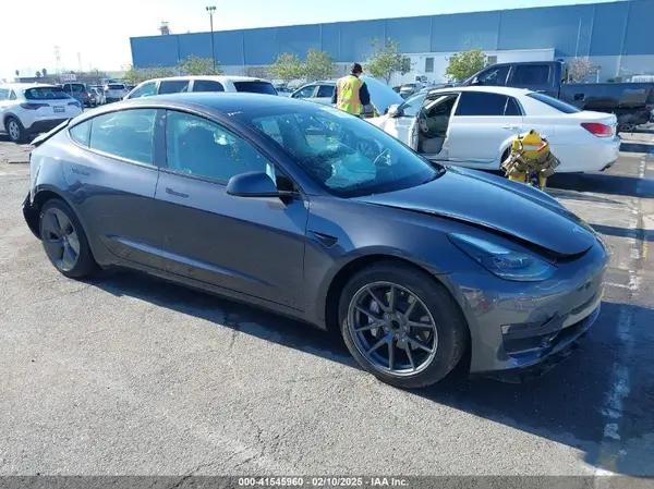 5YJ3E1EA1PF681030 2023 TESLA MODEL 3 - Image 1