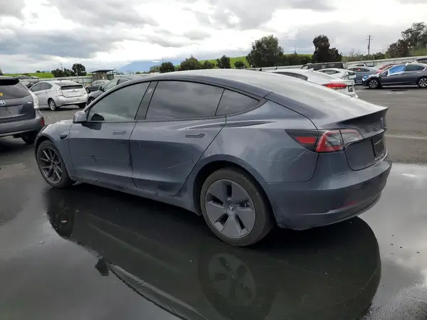 5YJ3E1EA1PF682632 2023 TESLA MODEL 3 - Image 2