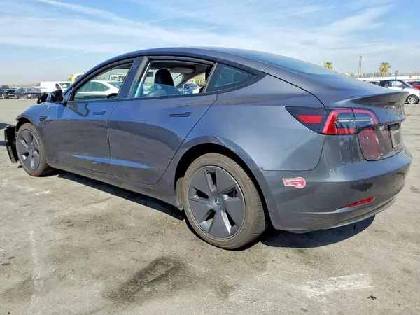 5YJ3E1EA1PF684090 2023 TESLA MODEL 3 - Image 2
