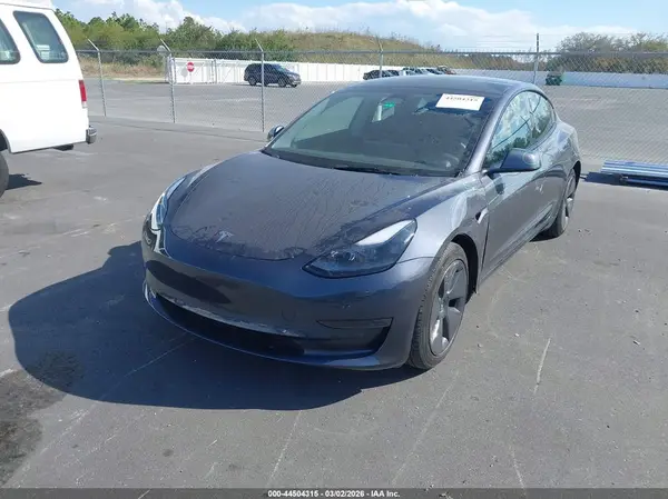5YJ3E1EA1PF686406 2023 TESLA MODEL 3 - Image 2