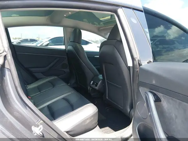 5YJ3E1EA1PF695851 2023 TESLA MODEL 3 - Image 8