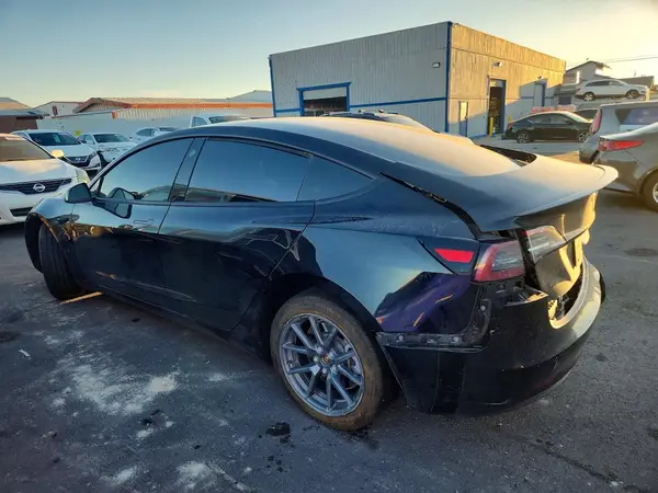 5YJ3E1EA1PF696563 2023 TESLA MODEL 3 - Image 2