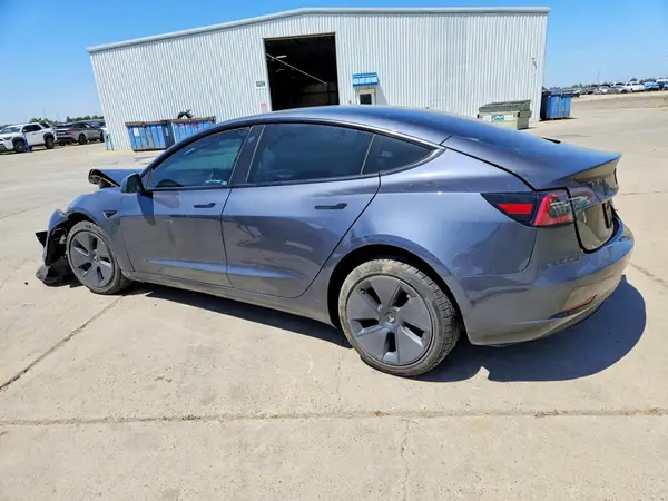 5YJ3E1EA1PF696854 2023 TESLA MODEL 3 - Image 2