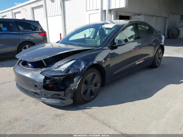 5YJ3E1EA1PF697471 2023 TESLA MODEL 3 - Image 2