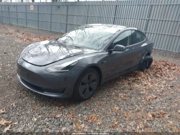 5YJ3E1EA1PF701101 2023 TESLA MODEL 3 - Image 2
