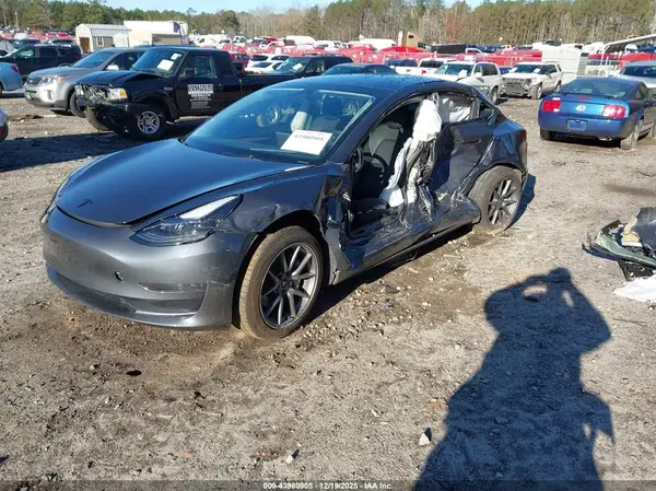 5YJ3E1EA1PF705021 2023 TESLA MODEL 3 - Image 2