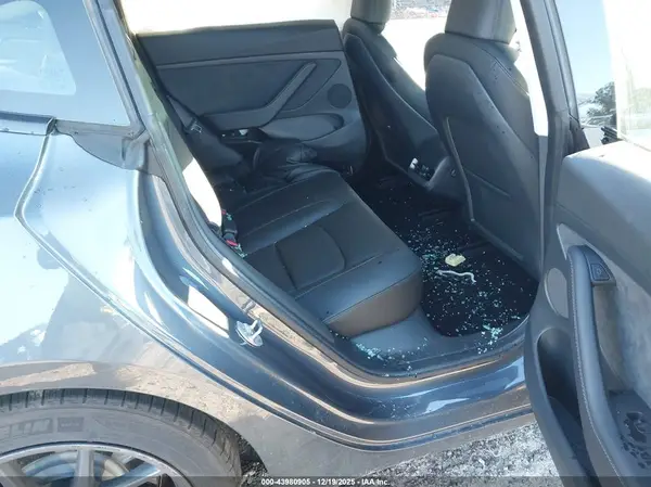 5YJ3E1EA1PF705021 2023 TESLA MODEL 3 - Image 8