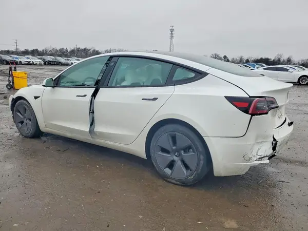 5YJ3E1EA1PF705147 2023 TESLA MODEL 3 - Image 2