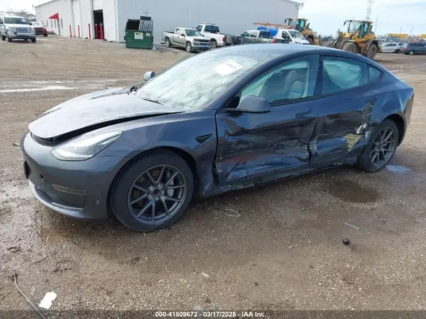 5YJ3E1EA1PF716004 2023 TESLA MODEL 3 - Image 2