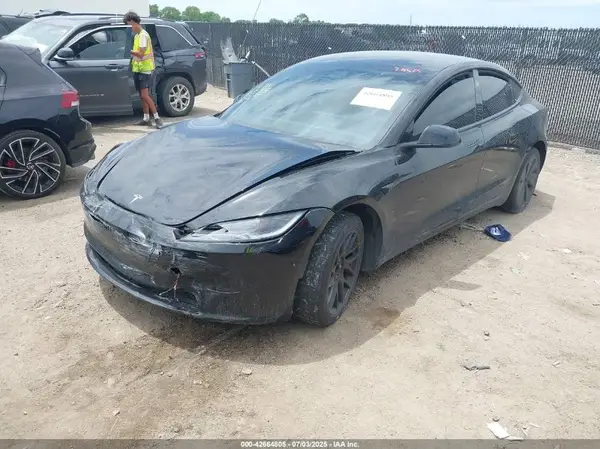 5YJ3E1EA1RF718841 2024 TESLA MODEL 3 - Image 2