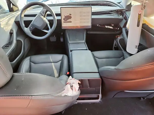 5YJ3E1EA1RF721674 2024 TESLA MODEL 3 - Image 8