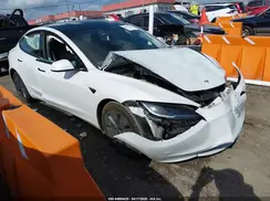5YJ3E1EA1RF728186 2024 TESLA MODEL 3