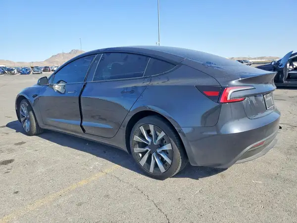 5YJ3E1EA1RF729757 2024 TESLA MODEL 3 - Image 2