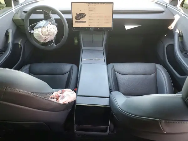 5YJ3E1EA1RF729757 2024 TESLA MODEL 3 - Image 8