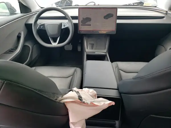 5YJ3E1EA1RF736482 2024 TESLA MODEL 3 - Image 8