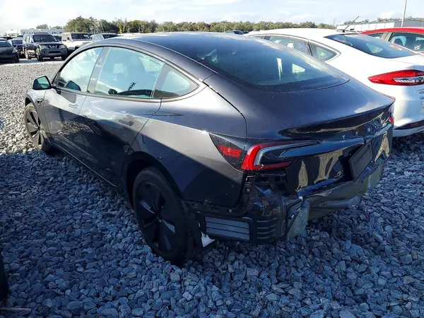 5YJ3E1EA1RF736837 2024 TESLA MODEL 3 - Image 2