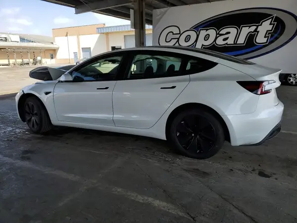 5YJ3E1EA1RF739611 2024 TESLA MODEL 3 - Image 2