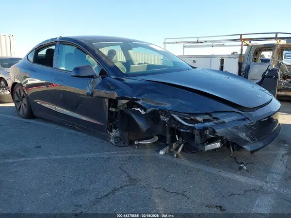 5YJ3E1EA1RF743089 2024 TESLA MODEL 3 - Image 1
