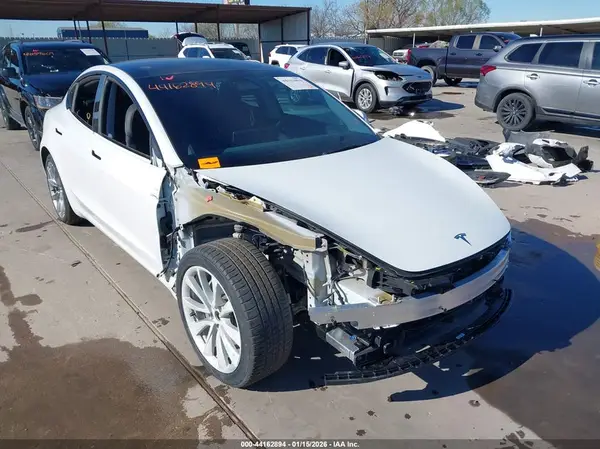 5YJ3E1EA1RF752665 2024 TESLA MODEL 3 - Image 1