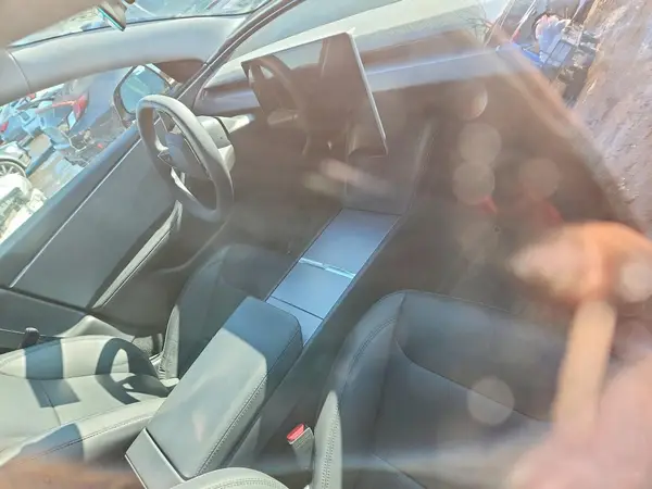 5YJ3E1EA1RF770325 2024 TESLA MODEL 3 - Image 8