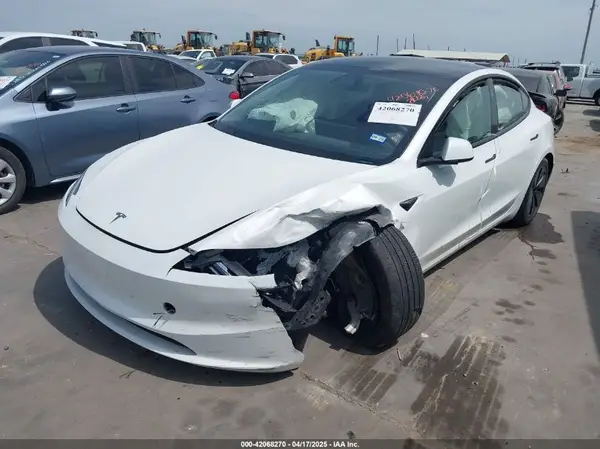 5YJ3E1EA1RF784399 2024 TESLA MODEL 3 - Image 2