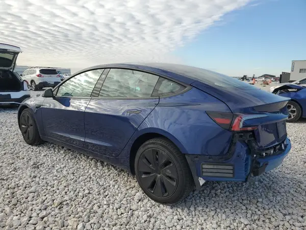 5YJ3E1EA1RF786377 2024 TESLA MODEL 3 - Image 2
