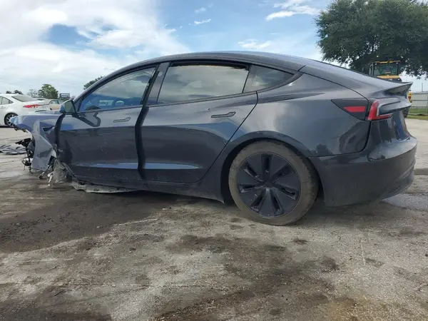 5YJ3E1EA1RF823377 2024 TESLA MODEL 3 - Image 2