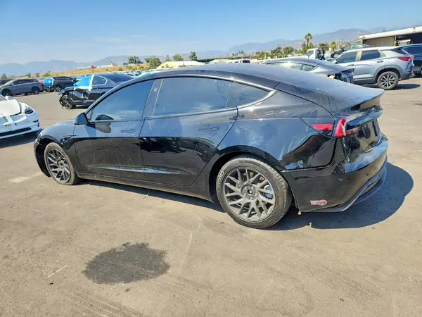 5YJ3E1EA1RF825050 2024 TESLA MODEL 3 - Image 2