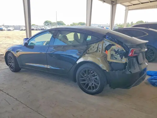 5YJ3E1EA1RF825470 2024 TESLA MODEL 3 - Image 2