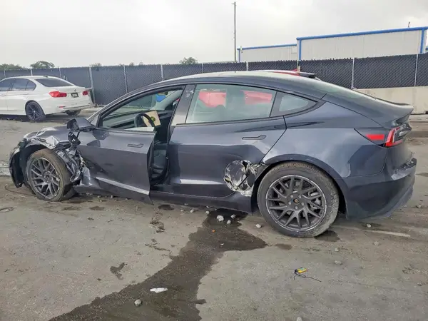 5YJ3E1EA1RF863846 2024 TESLA MODEL 3 - Image 2