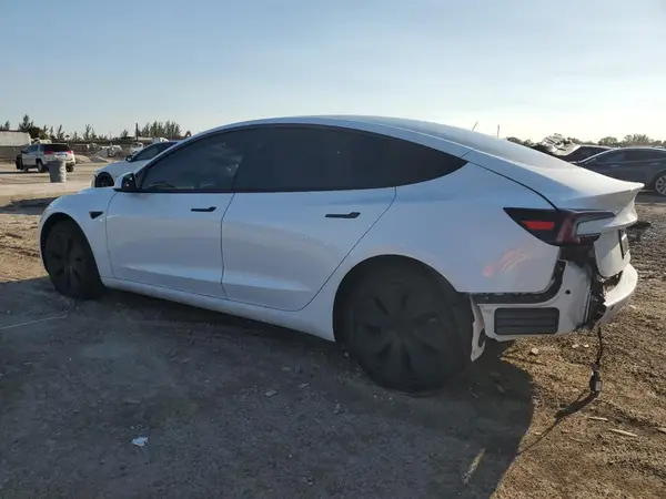 5YJ3E1EA1RF865550 2024 TESLA MODEL 3 - Image 2