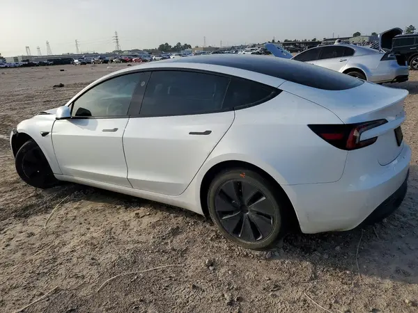 5YJ3E1EA1RF865824 2024 TESLA MODEL 3 - Image 2