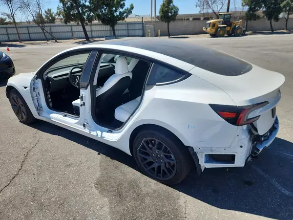 5YJ3E1EA1RF867122 2024 TESLA MODEL 3 - Image 2